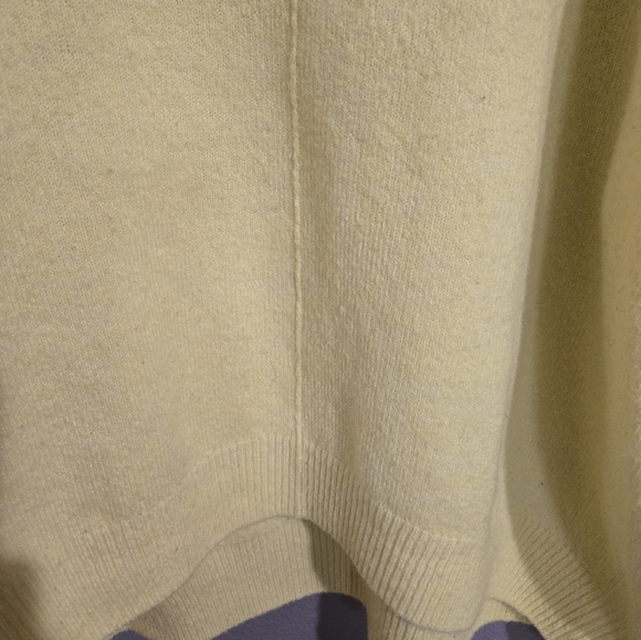 Vince Camuto Yellow Crew Neck Sweater Size Large - Picture 4 of 16